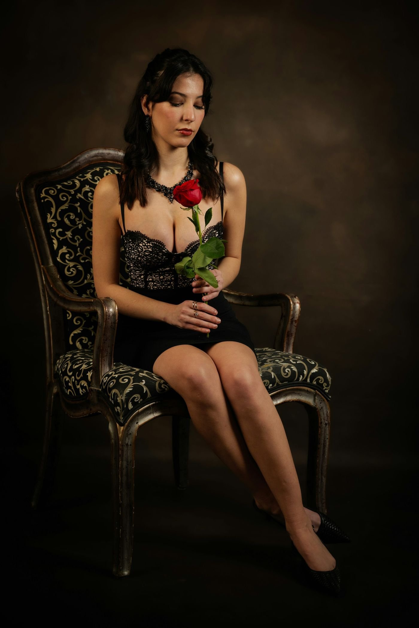 Poetcore styled outfit with vintage romantic details